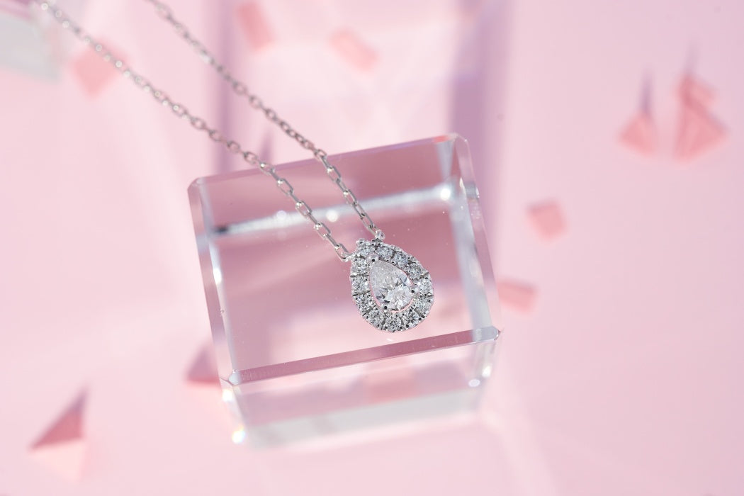 Single Drop Pendant Jewelry - Sparkling Elegance - White Diamond Pendant