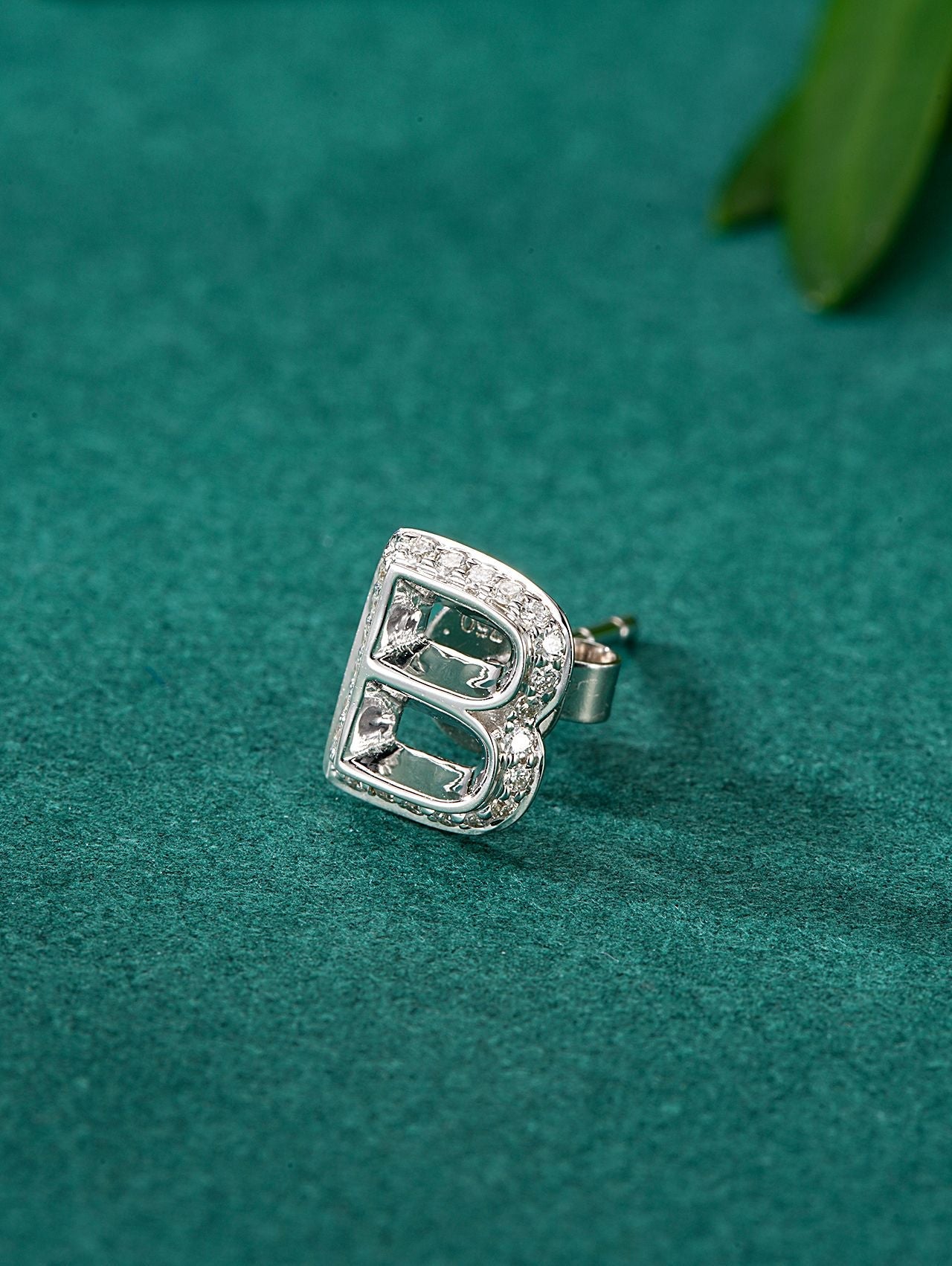 Single Letter "B" Earring in Trendy Design - Premium Jewelry - Jeweler.Jewelry