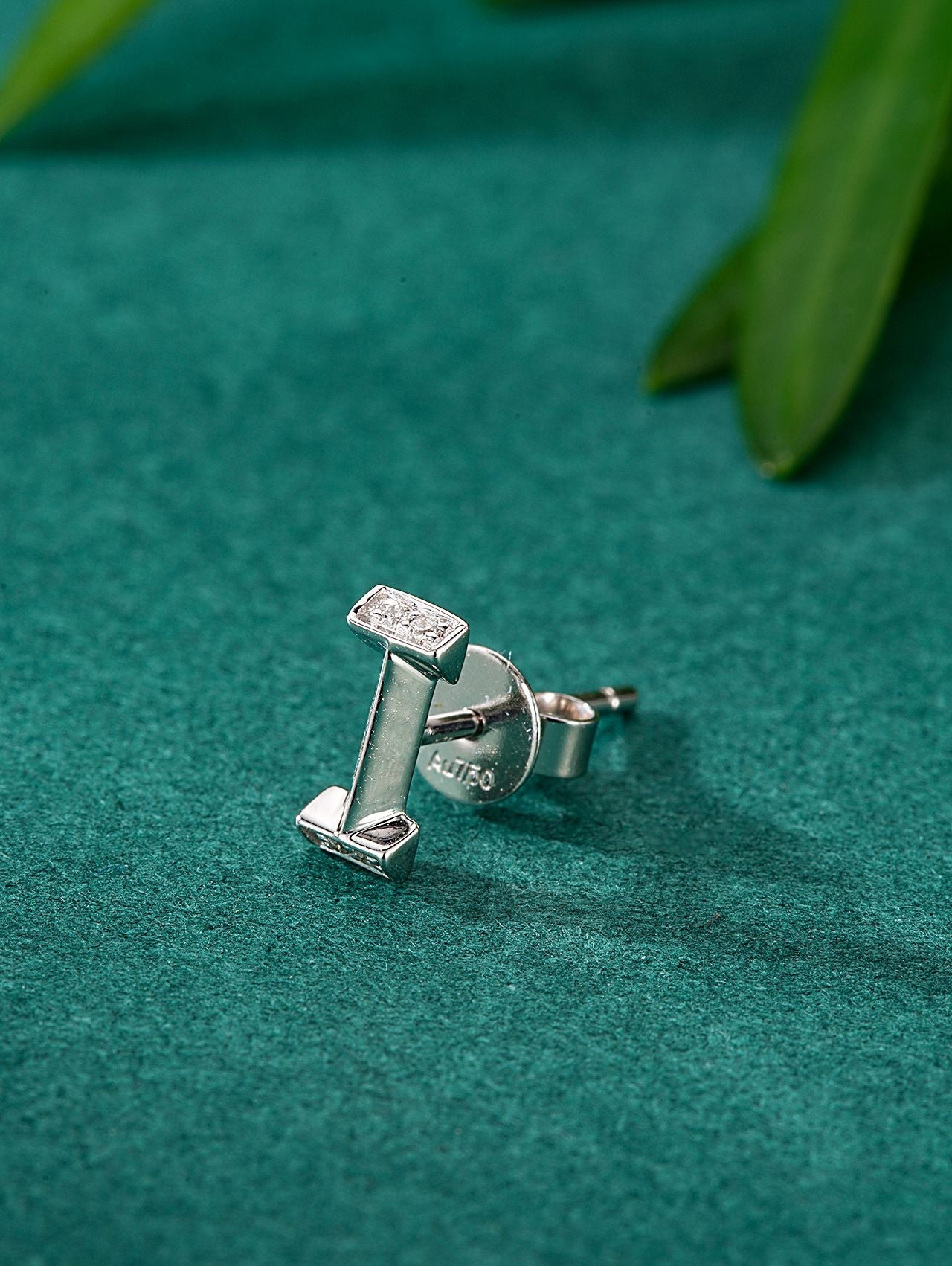 Single Letter "I" Stud Earring in Diamond Jewelry - Jeweler.Jewelry