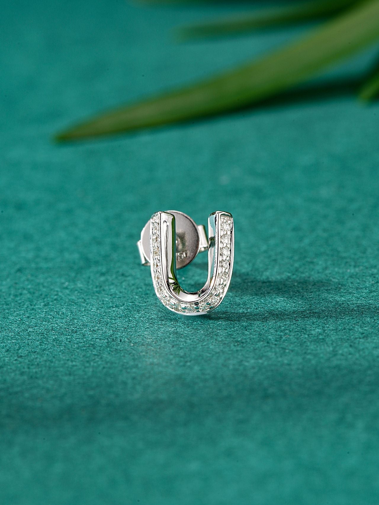 Single Letter "U" Stud Earring in Elegant Design - Fine Jewelry Piece - Jeweler.Jewelry