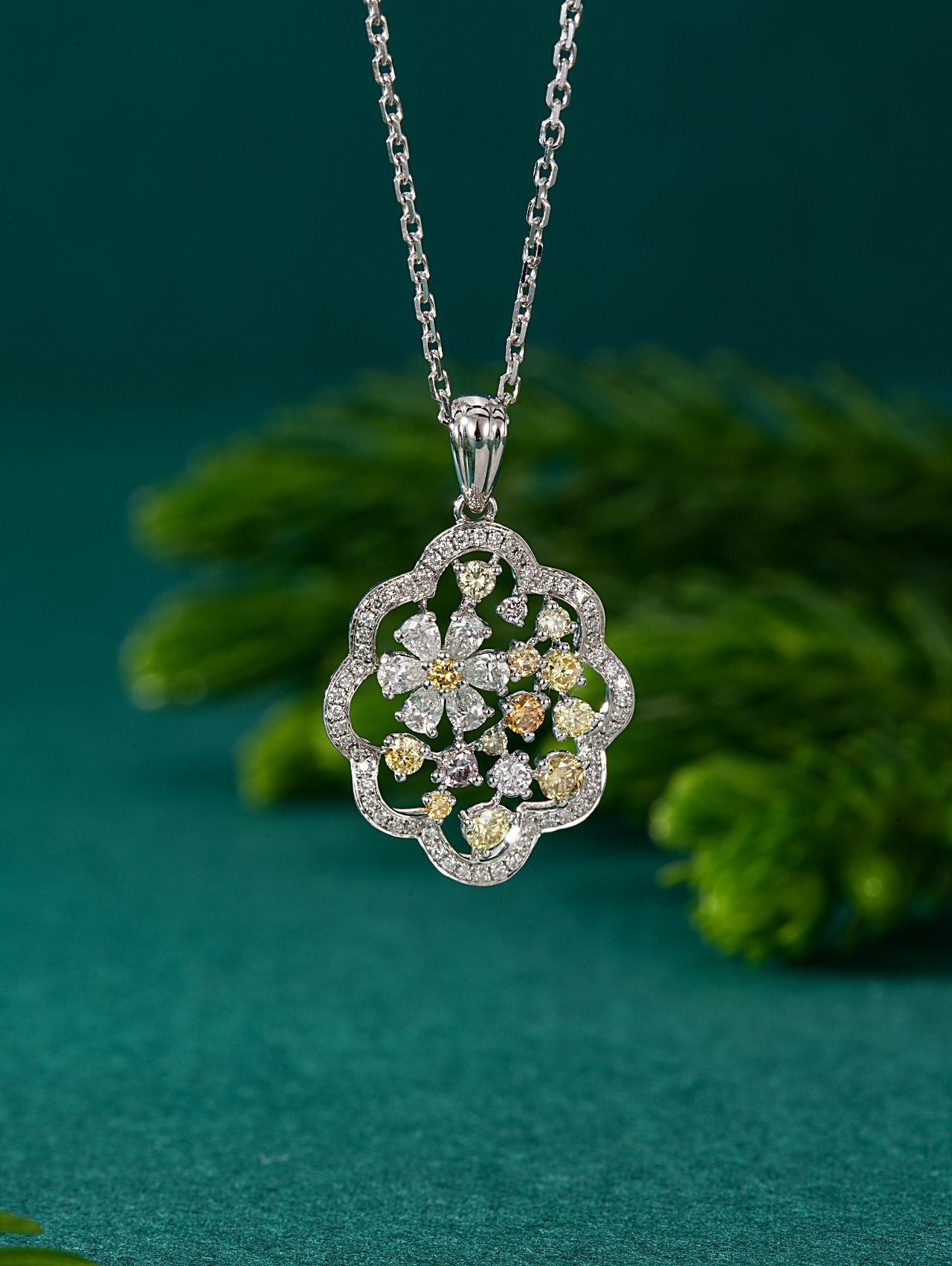 Six-Petal Grape Pendant Jewelry - A Sparkling Gem for Elegance - White Diamond Pendant