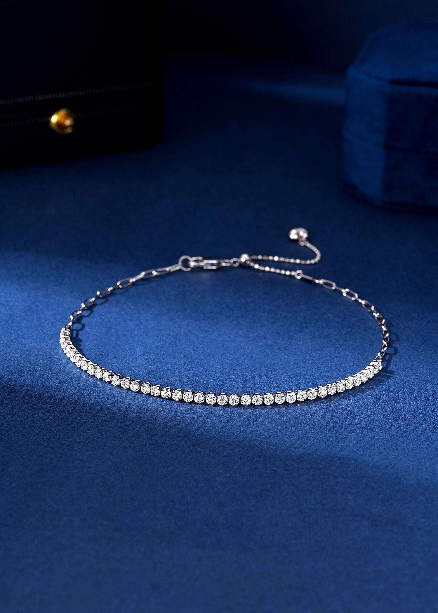 Sparkling Diamond Bracelet - Exquisite Jewelry Piece - White Diamond Bracelet