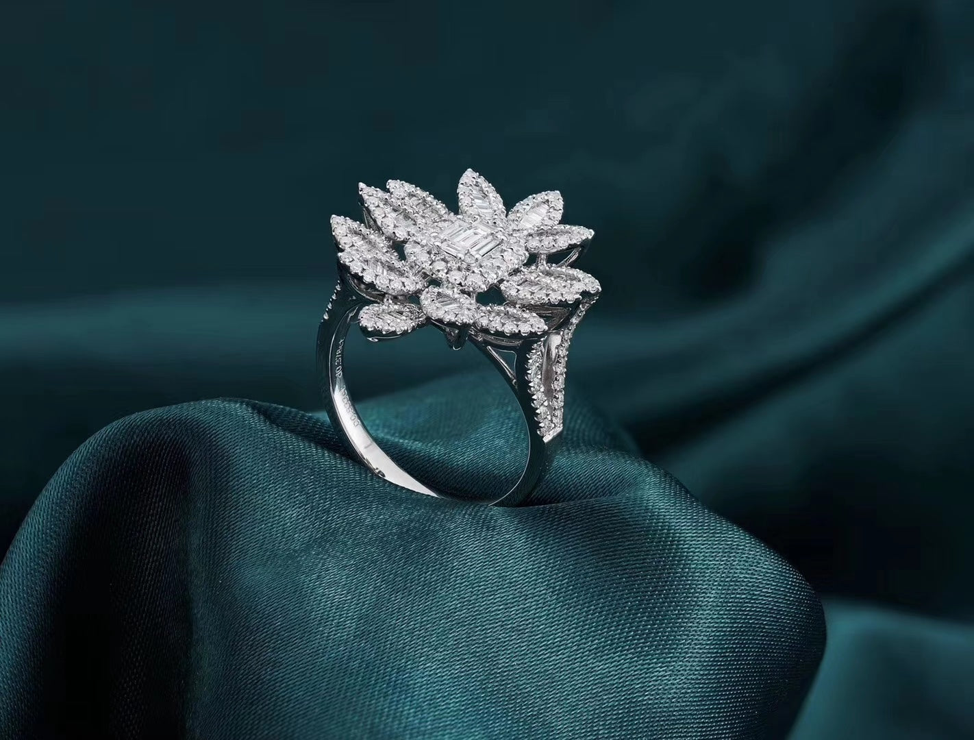 Sparkling Diamond Full-Leaf Ring | Premium Jewelry - White Diamond Ring