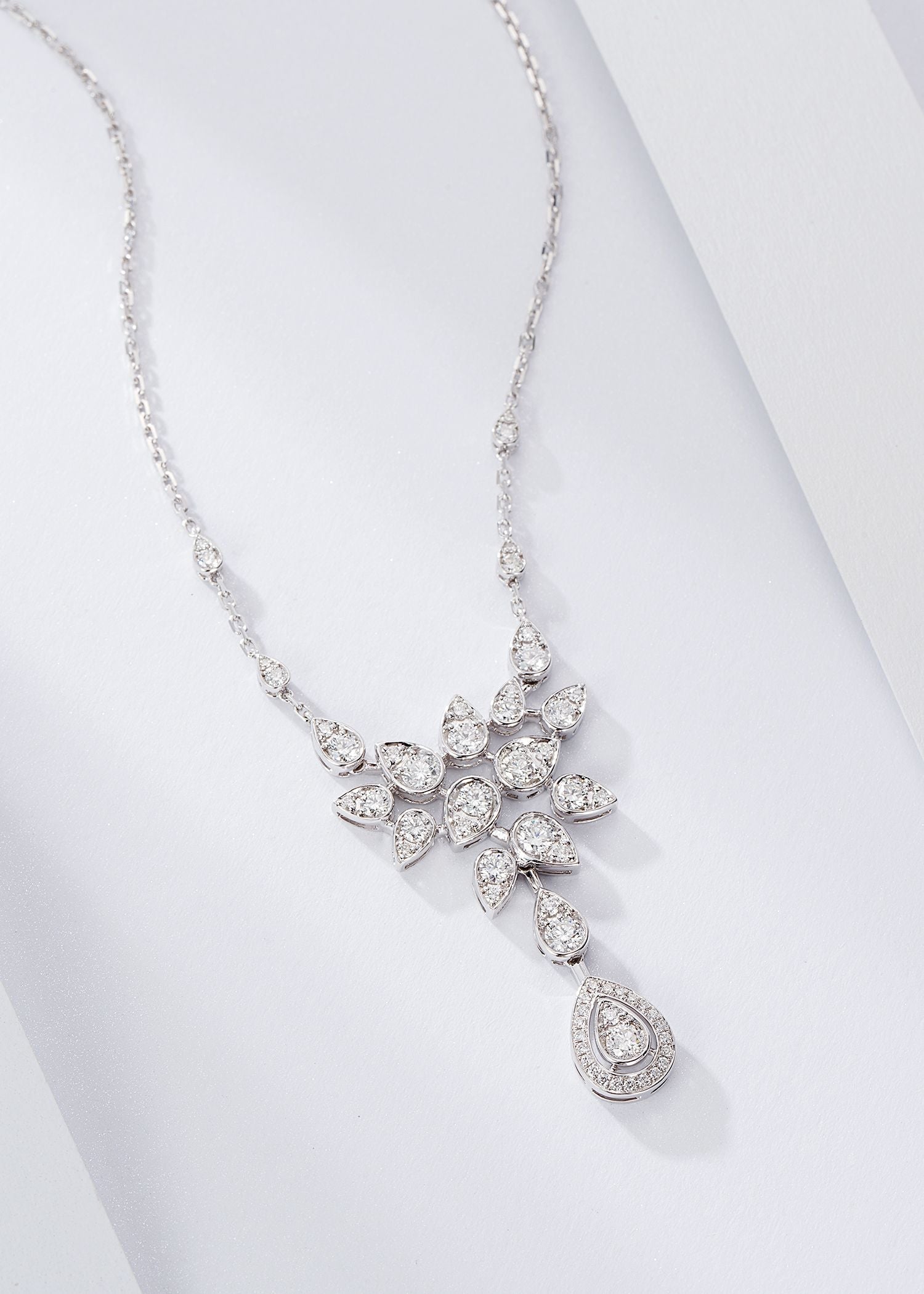 Sparkling Diamond Pendant Necklace Set - Exquisite Jewelry - White Diamond Necklace