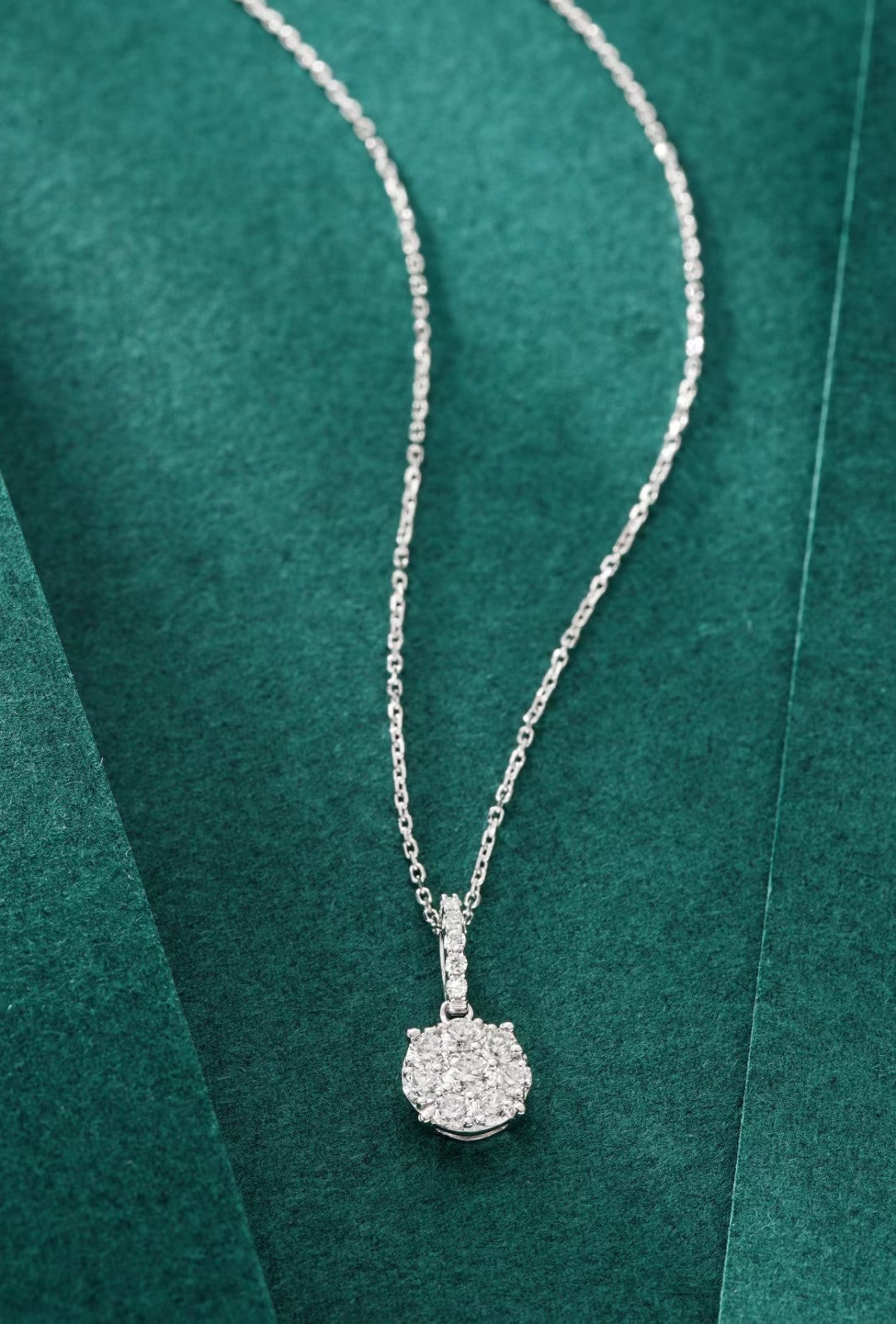 Sparkling Diamond Pendant: Unique Seven-Surrounding-One Design Jewelry - White Diamond Pendant