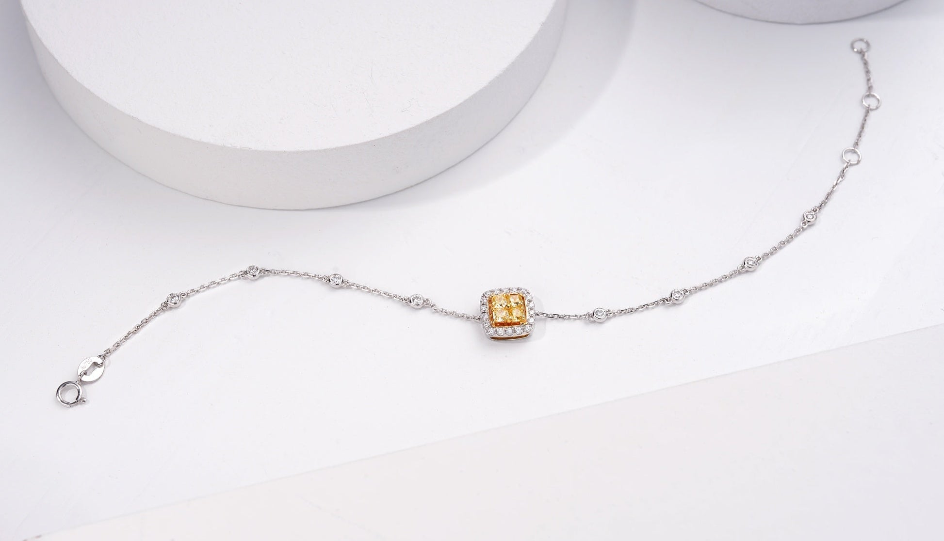 Sparkling Diamond Square-Shaped Bracelet - Luxury Jewelry - Yellow Diamond Bracelet