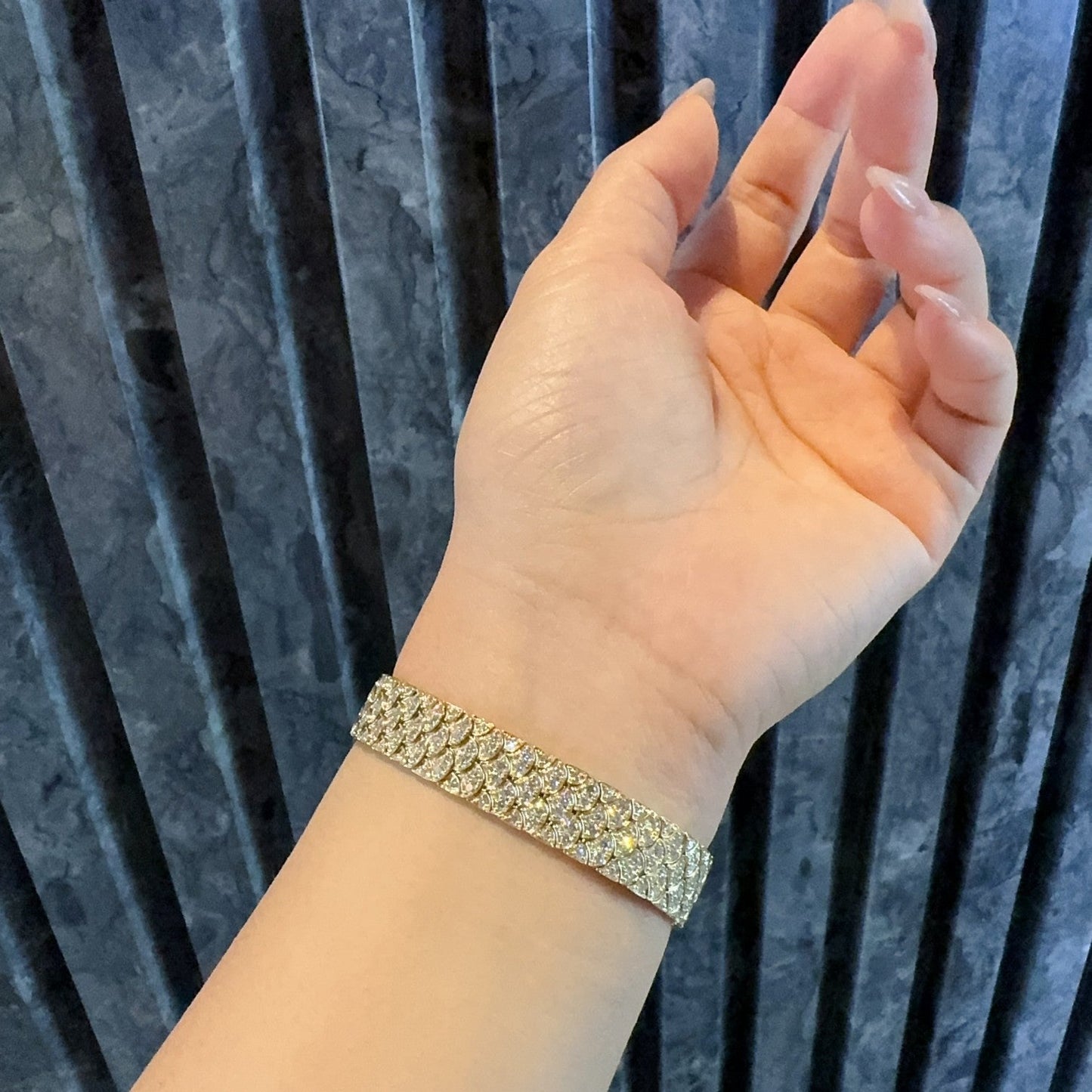 Sparkling Fish Scale Round Diamond Bracelet - Premium Jewelry - White Diamond Bracelet