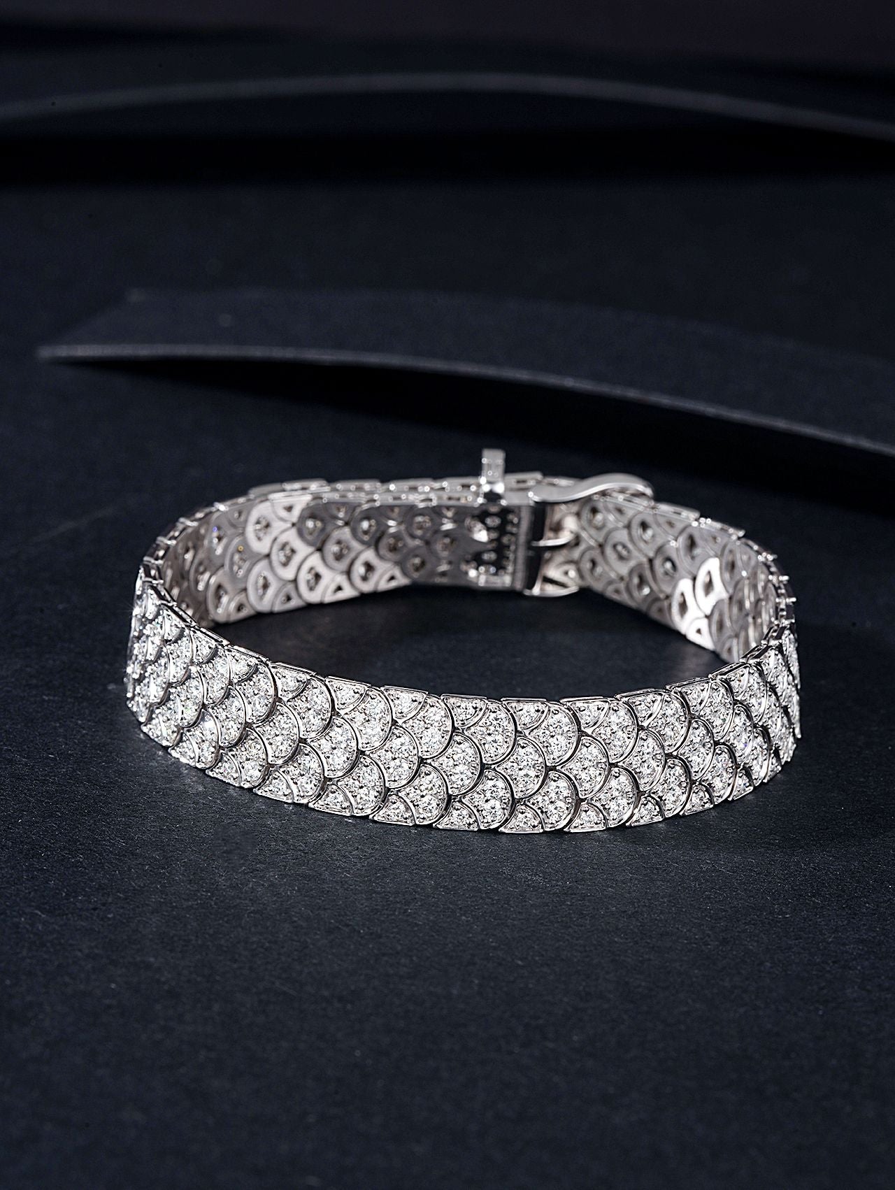 Sparkling Fish Scale Round Diamond Bracelet - Premium Jewelry - White Diamond Bracelet