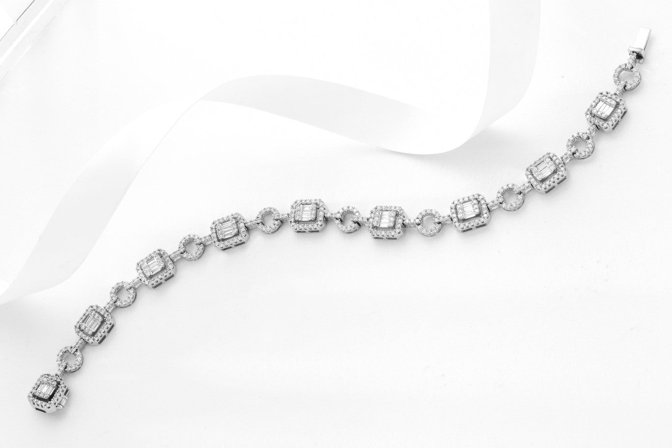 Sparkling Round Diamond Tennis Bracelet in Jewelry Collection - White Diamond Bracelet