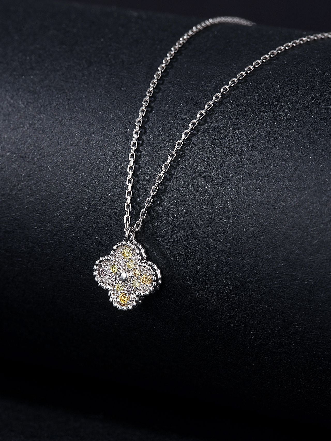 Sparkling Seven-Color Four-Leaf Clover Pendant Jewelry - Yellow Diamond Pendant