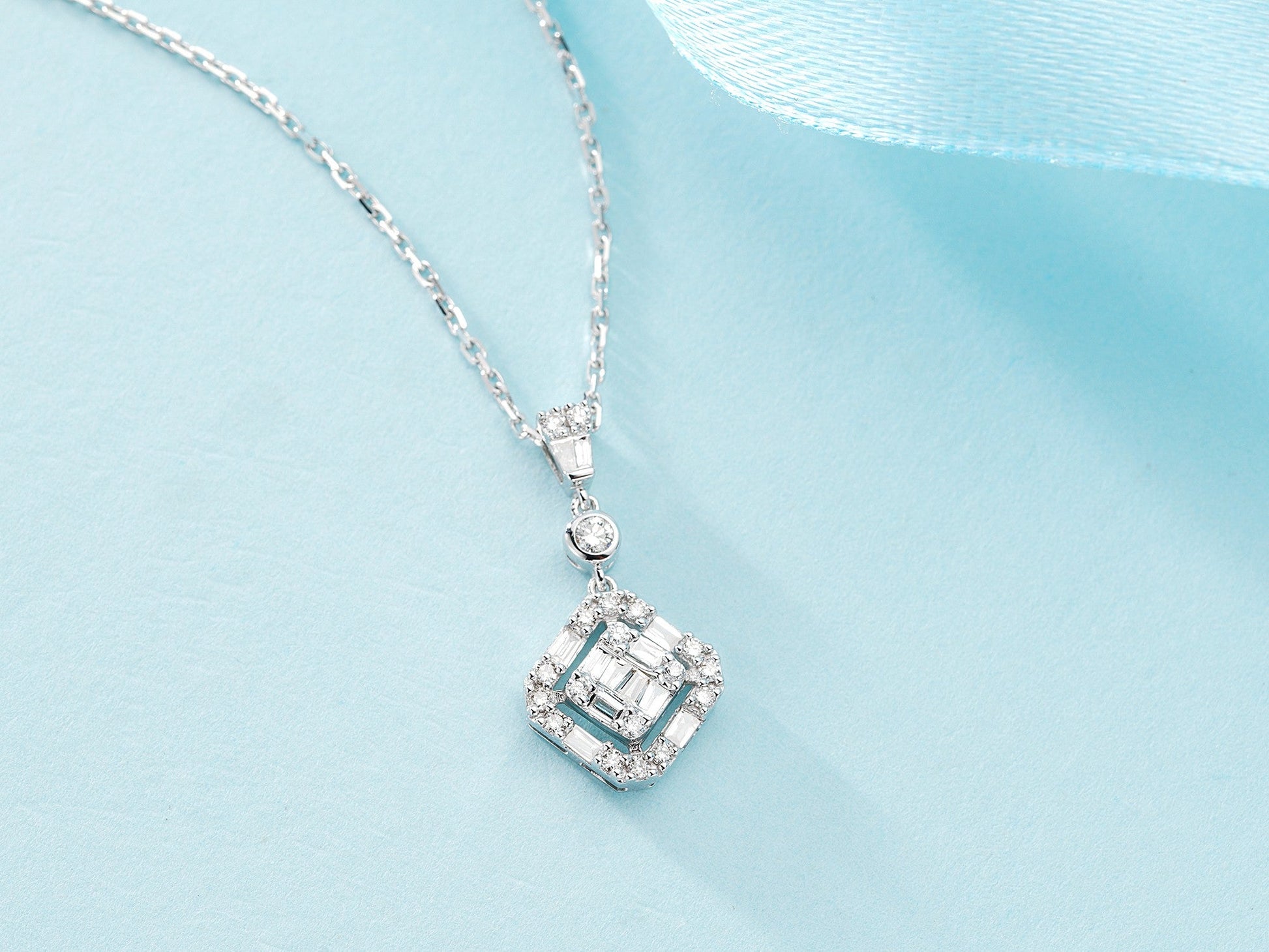 Sparkling Square and Round Pendant Jewelry - White Diamond Pendant