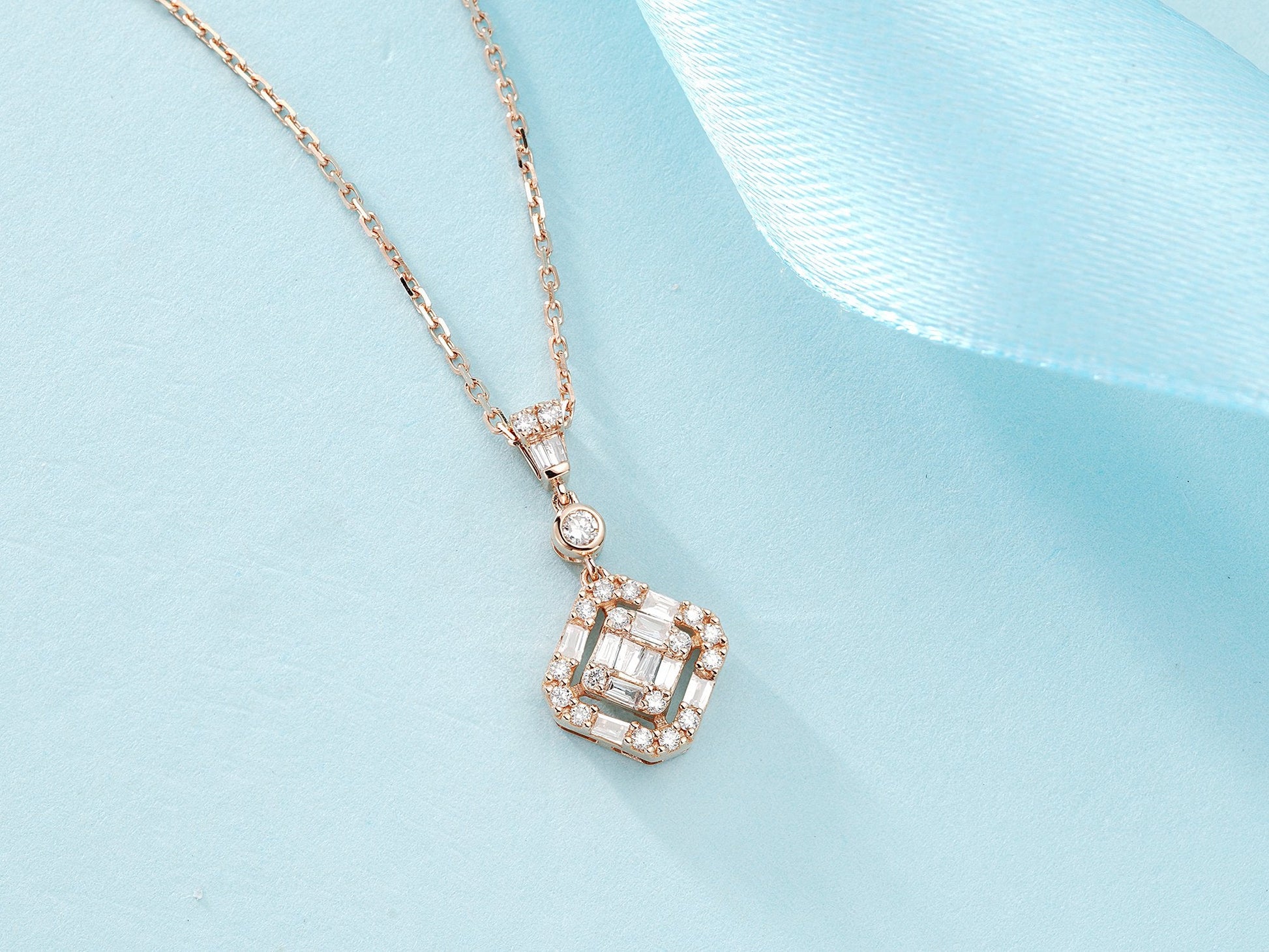 Sparkling Square and Round Pendant Jewelry - White Diamond Pendant