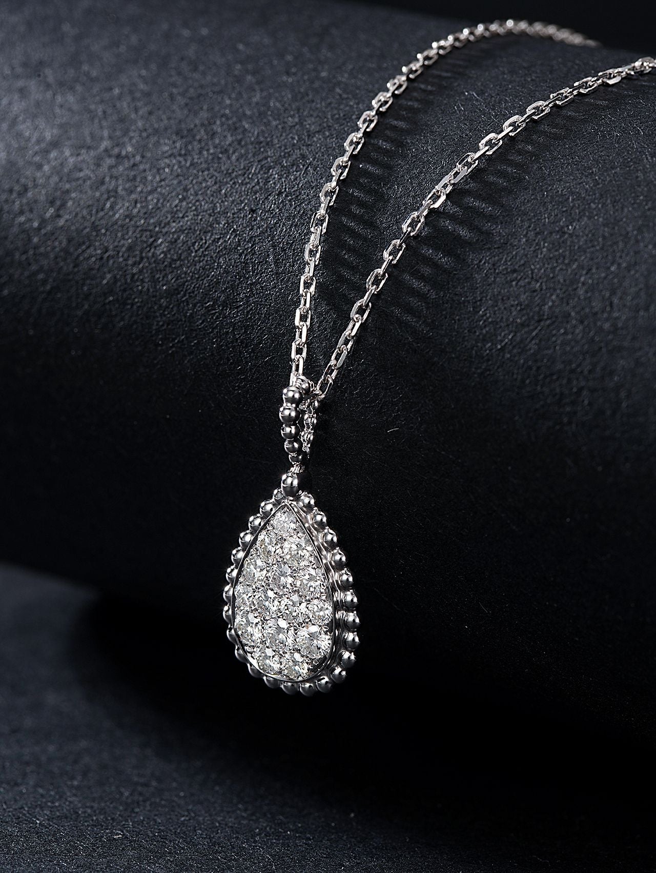 Sparkling Waterdrop Shape Bezel Round Diamond Pendant Jewelry - White Diamond Pendant