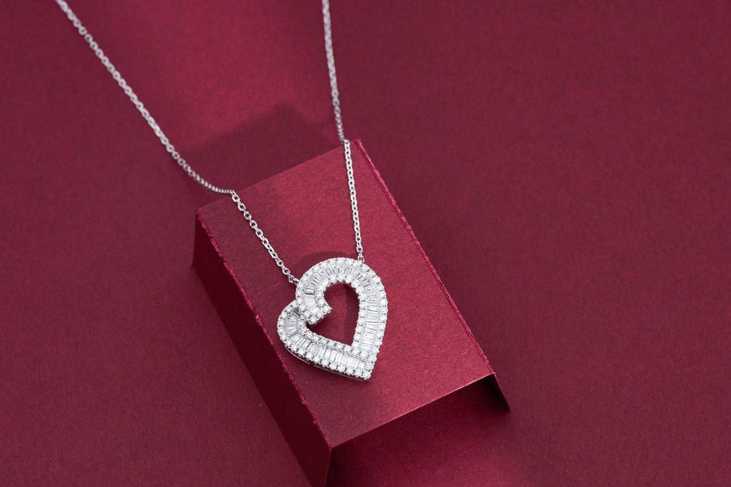 T-Shaped Heart Pendant Jewelry - Exquisite Diamond Design - White Diamond Pendant