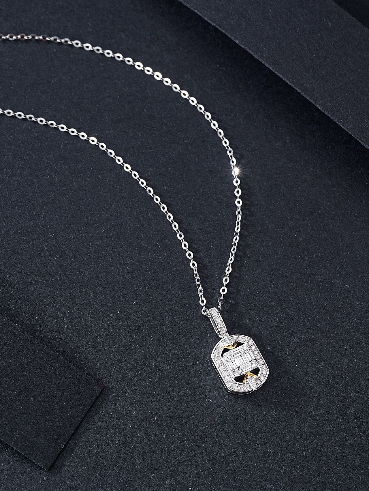 T-shaped Pendant with O-shaped Square Sugar Design Jewelry - White Diamond Pendant