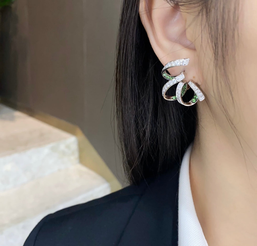 Tsavorite Ribbon Earrings – Exquisite Jewelry Piece - Jeweler.Jewelry