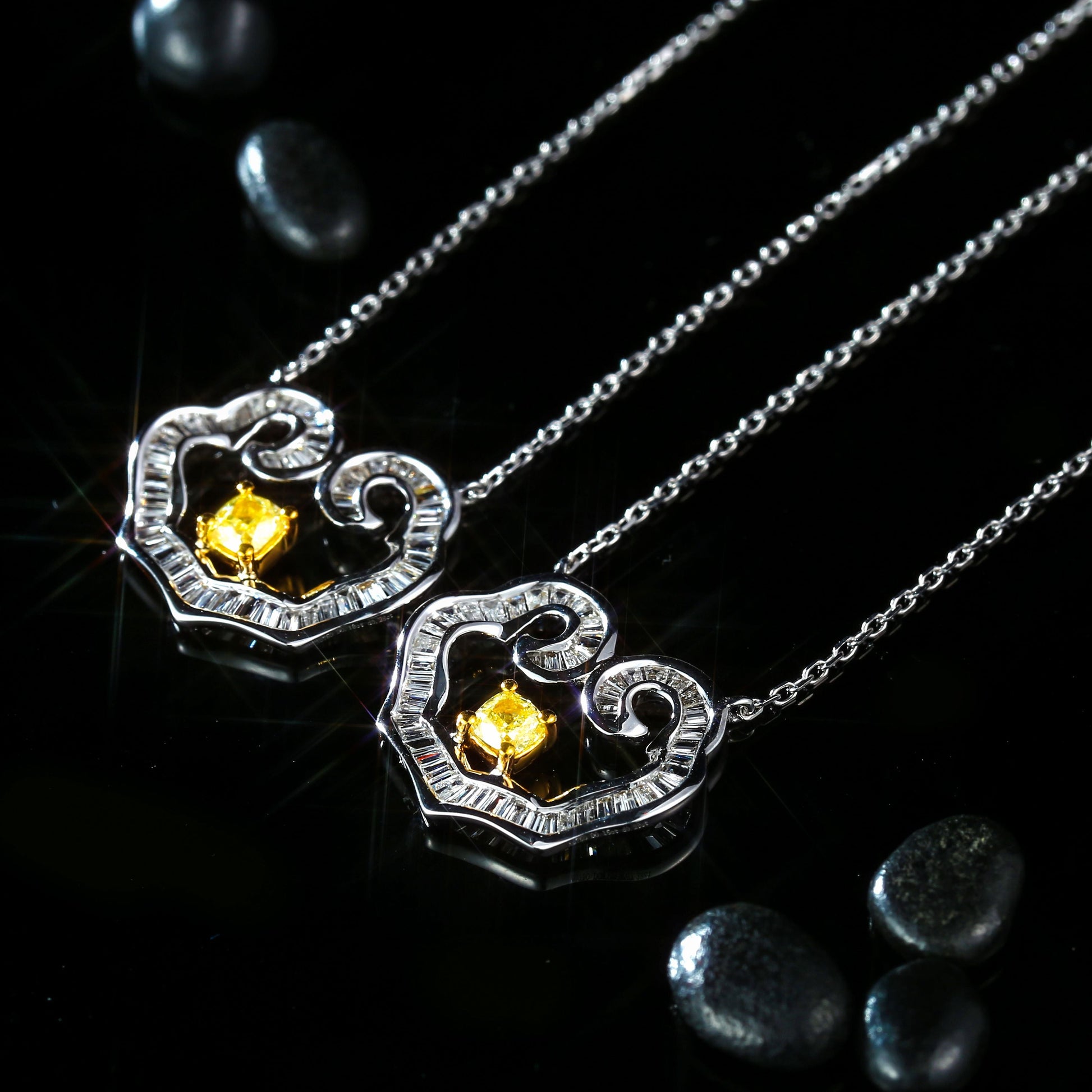 Yellow Diamond Ruyi Pendant - Elegant Jewelry Piece - Yellow Diamond Pendant