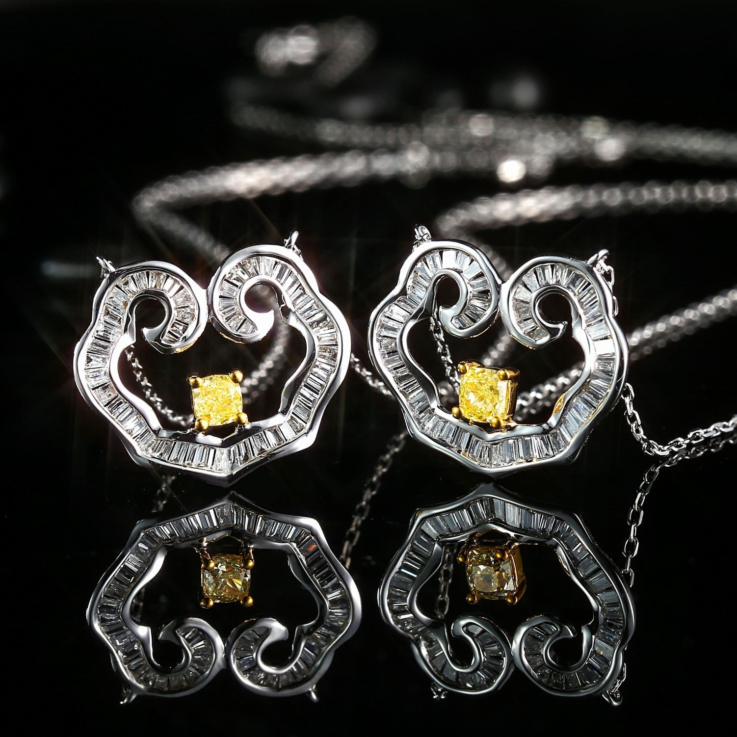 Yellow Diamond Ruyi Pendant - Elegant Jewelry Piece - Yellow Diamond Pendant